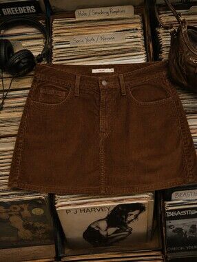 Vintage Levi’s Brown Corduroy Mini Skirt Y2K 90s Indie Record Store Girl Size 30